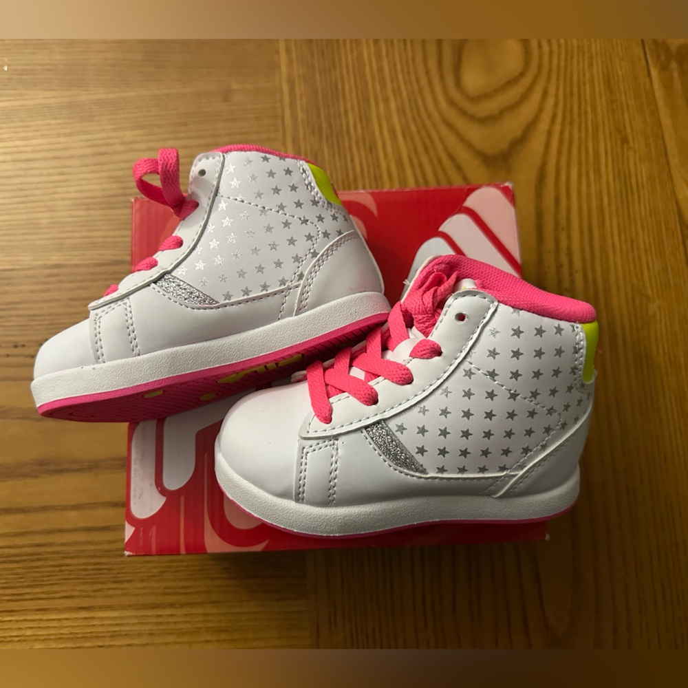 NIB Fila Dyana Baby High Top Sneakers WHITE and PINK Baby Size 7 Laces